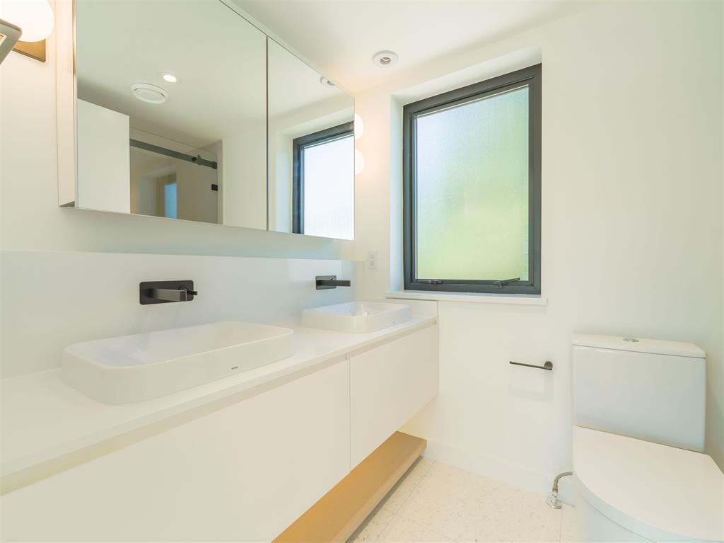 #51 550 W 28th Avenue - 23