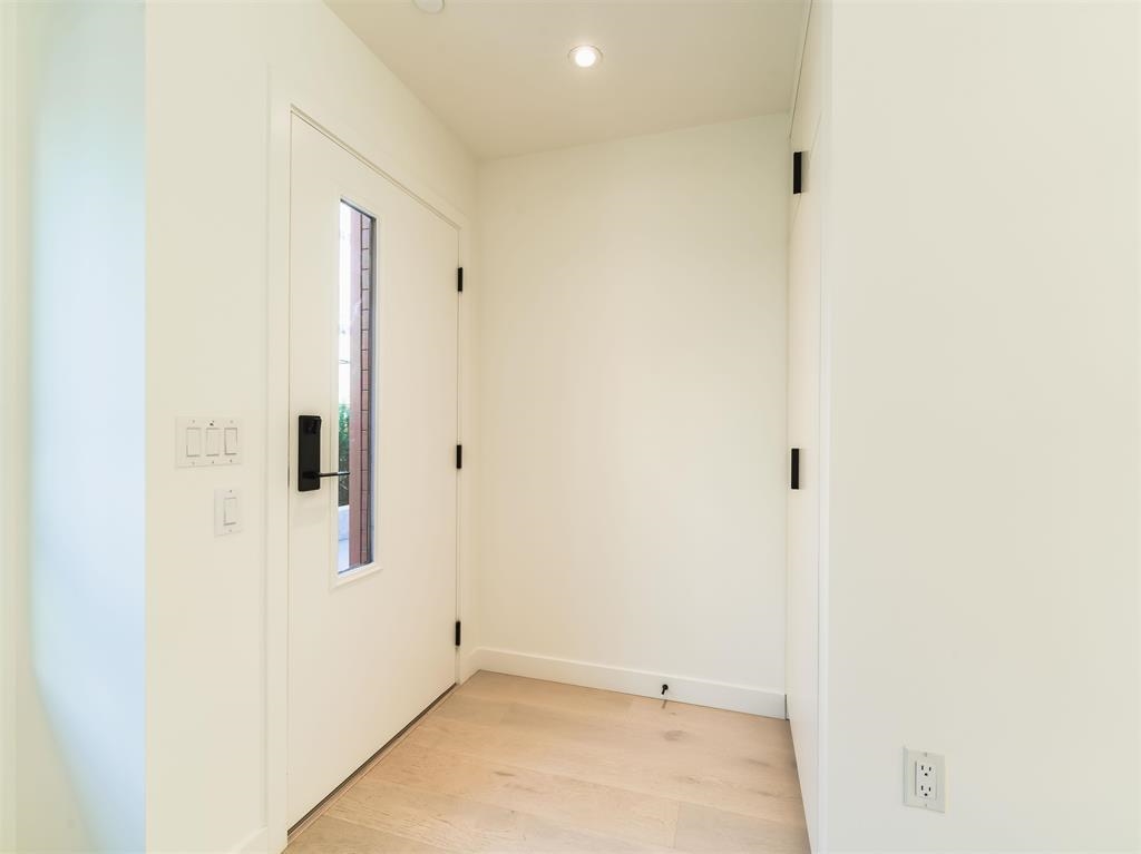 #51 550 W 28th Avenue - 13