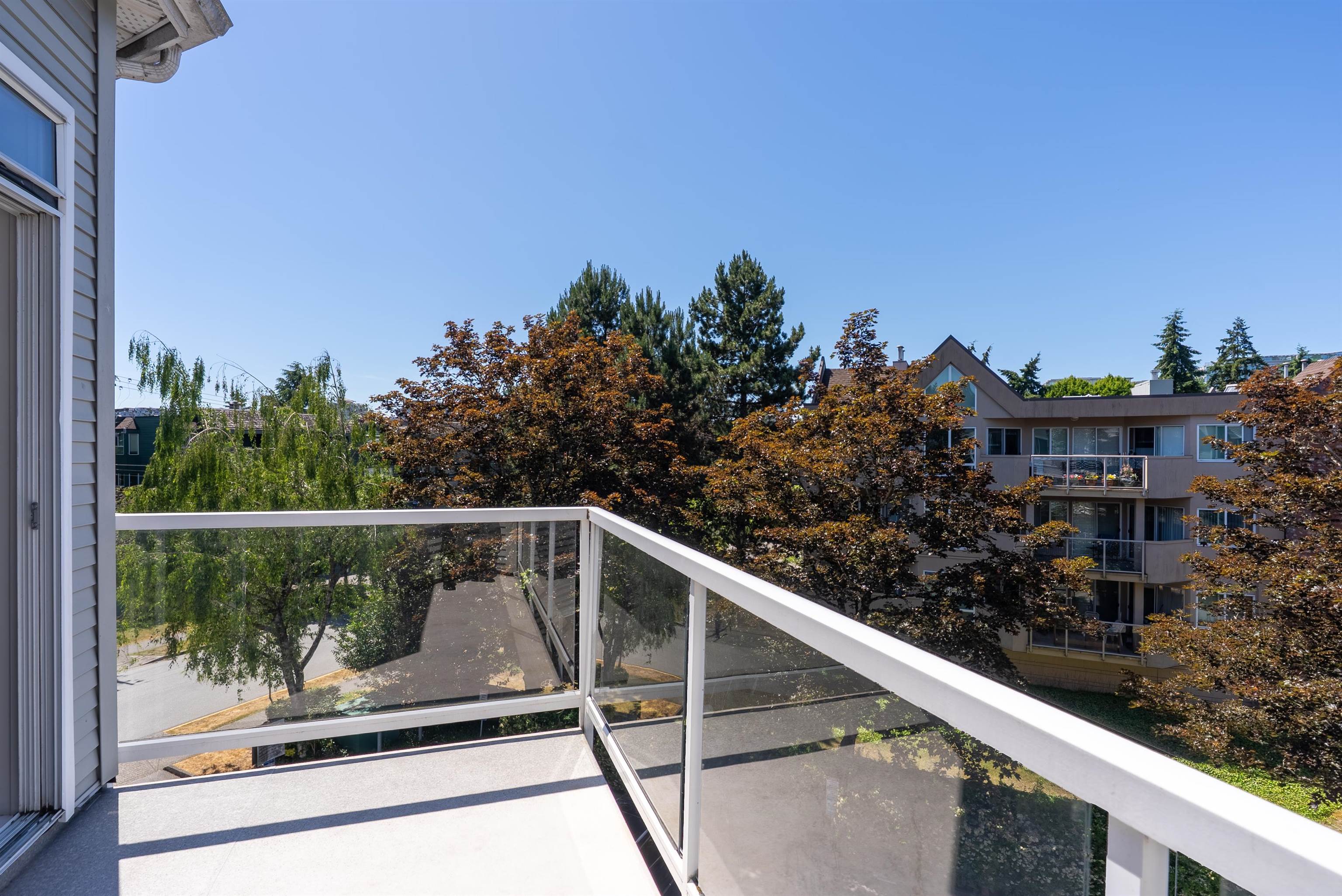 #303 8651 Ackroyd Road - 17