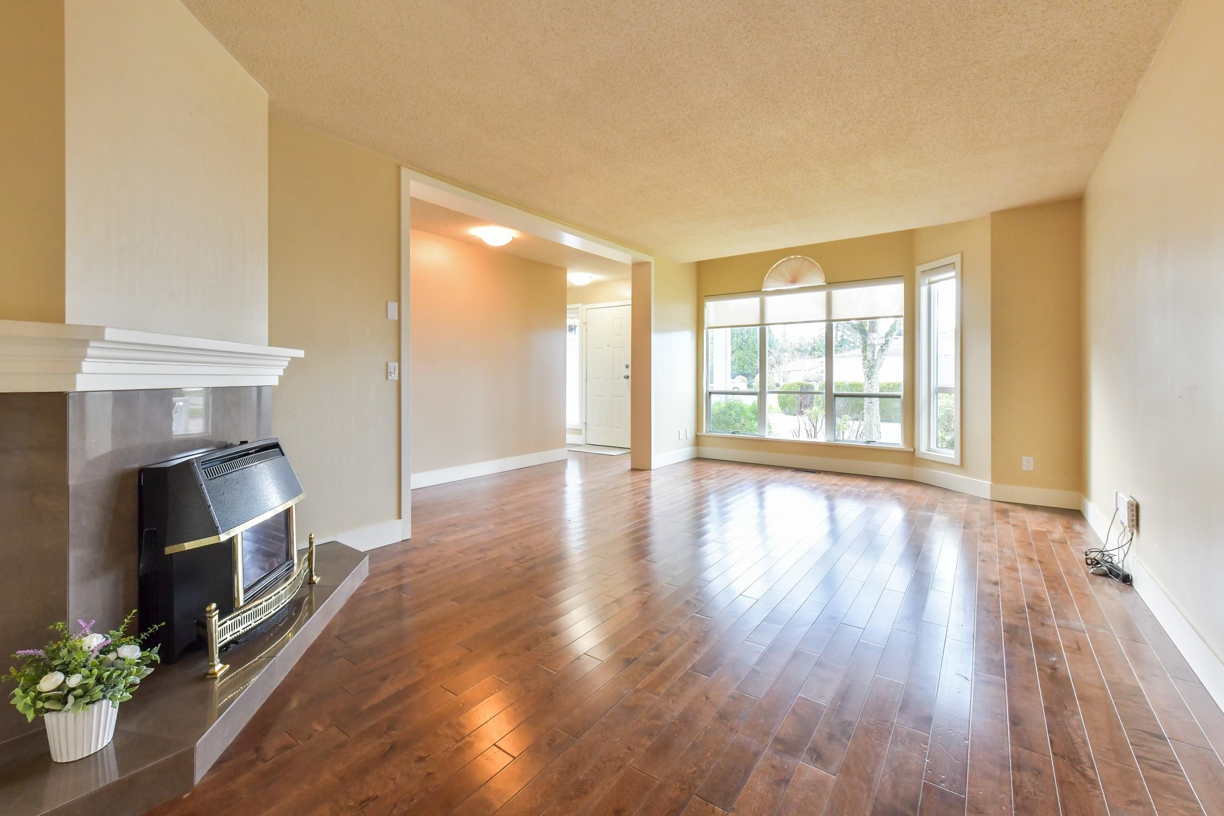 #17 2345 Cranley Drive - 5
