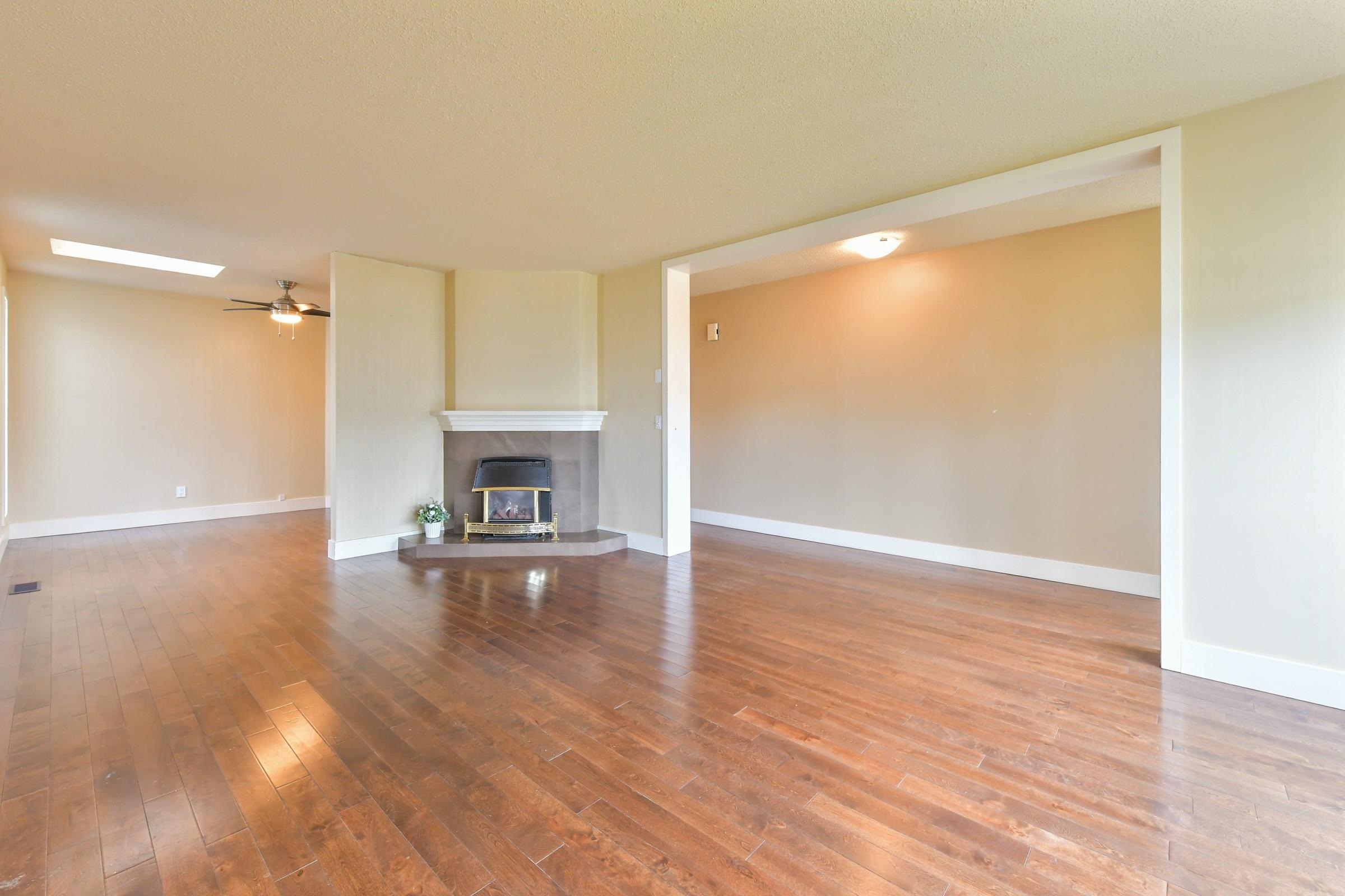 #17 2345 Cranley Drive - 4