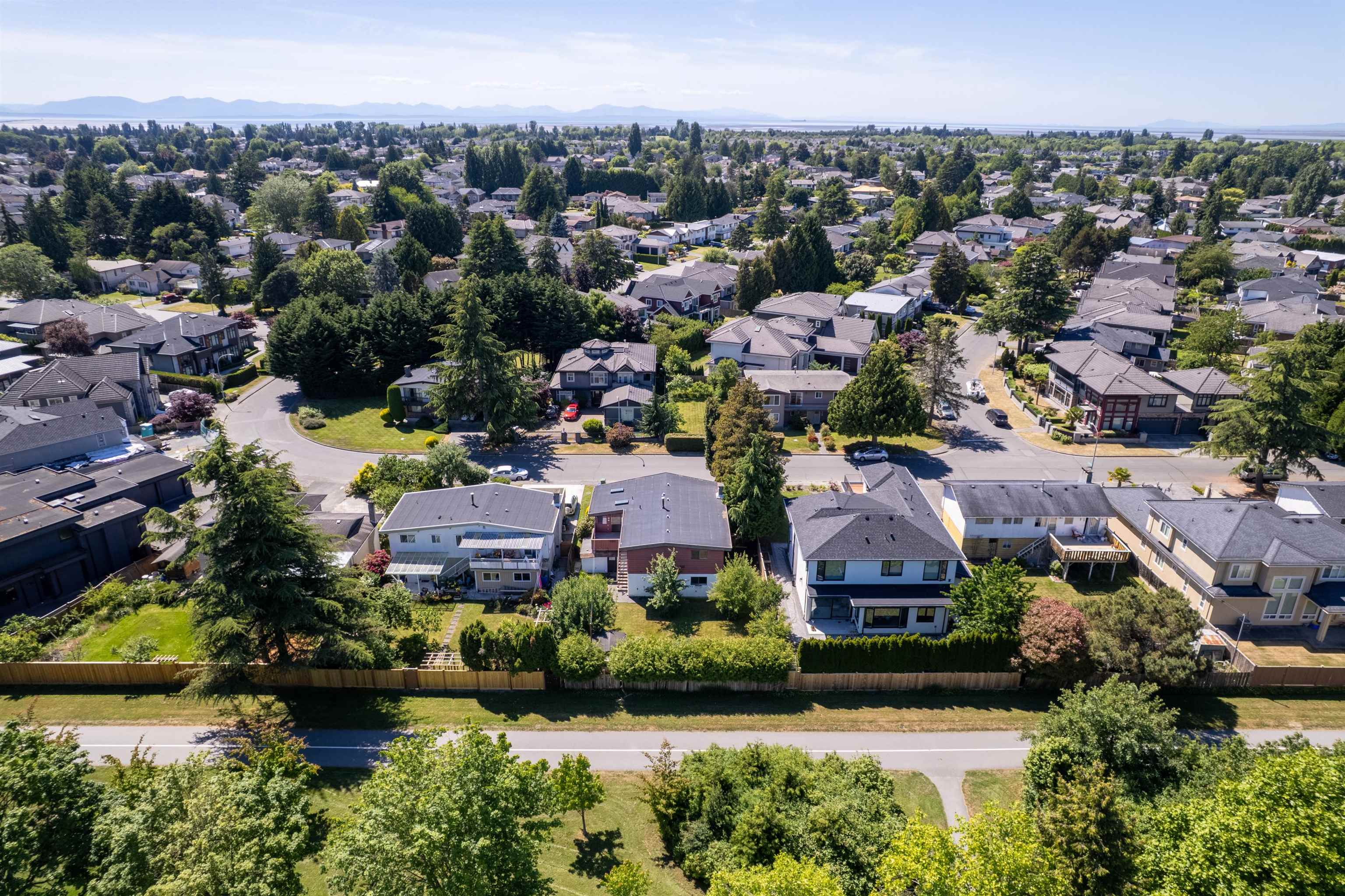 6680 Coltsfoot Drive - 32