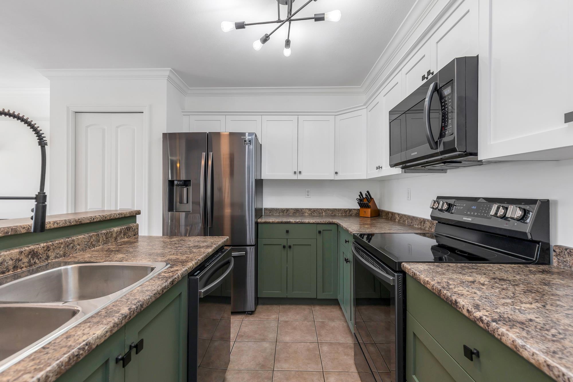 #206 8933 Edward Street - 6