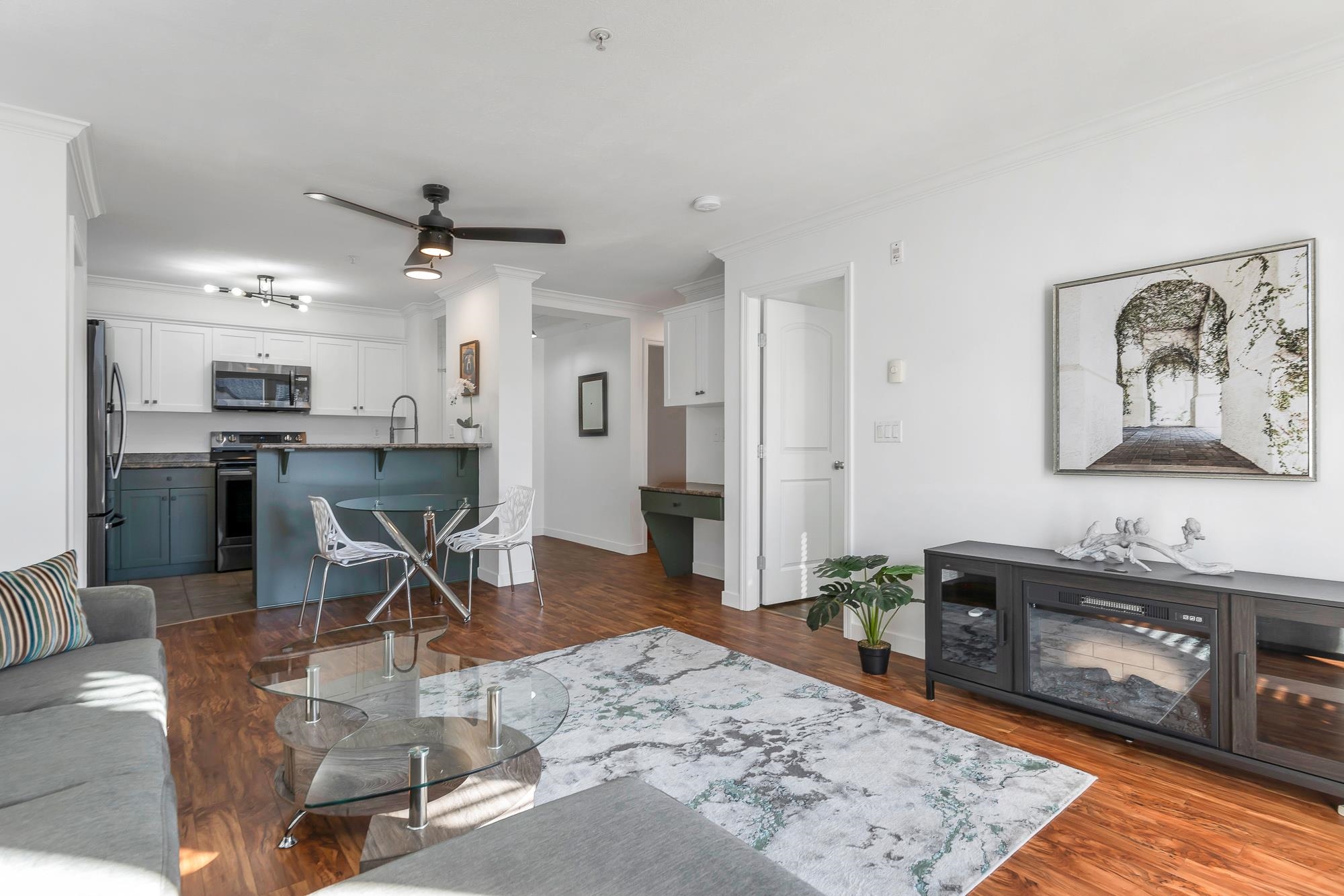 #206 8933 Edward Street - 16