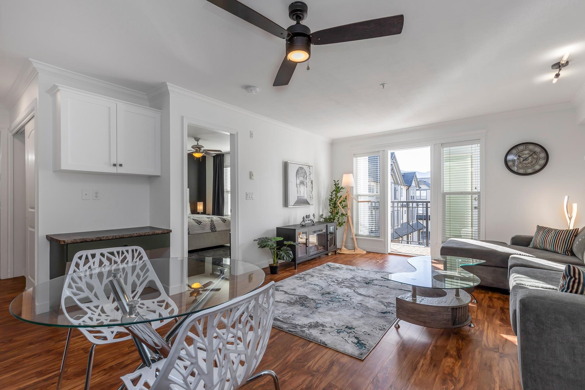 #206 8933 Edward Street - 12