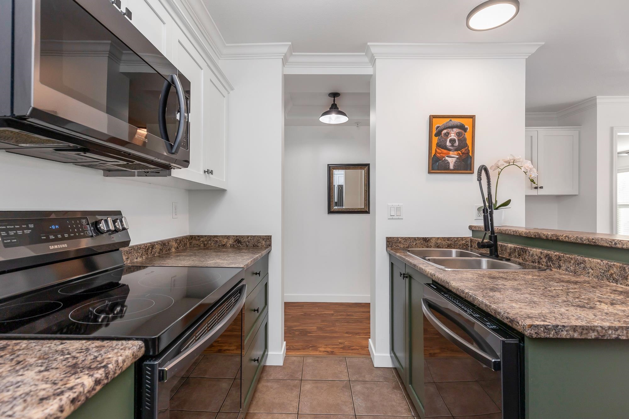 #206 8933 Edward Street - 10