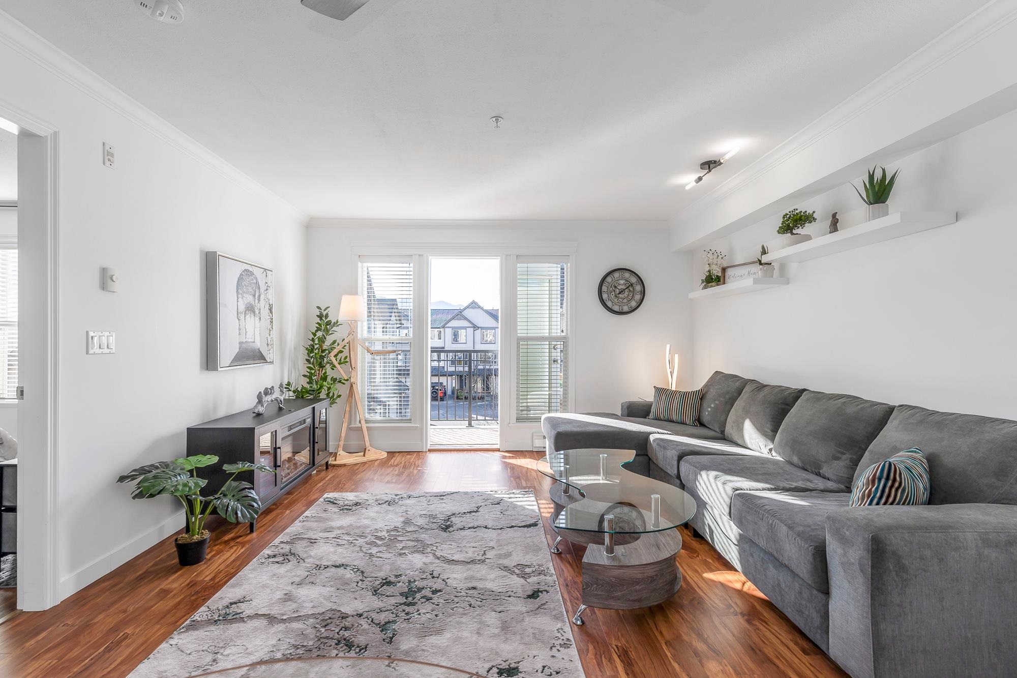 #206 8933 Edward Street - 14
