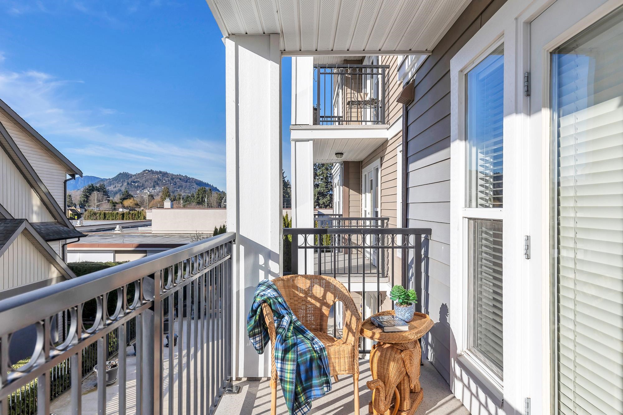 #206 8933 Edward Street - 19