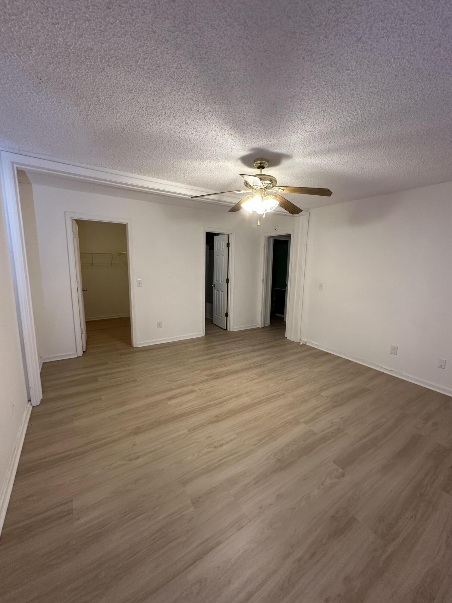 Photo 3 of Single family home for sale at 1303 Cleveland St, Elloree, SC 29047 | MLS# 26027470 | Listing updated on 2026-10-03