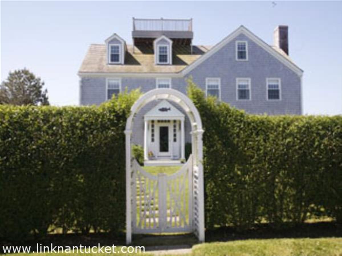 Brant Point- 62 Hulbert Avenue Image