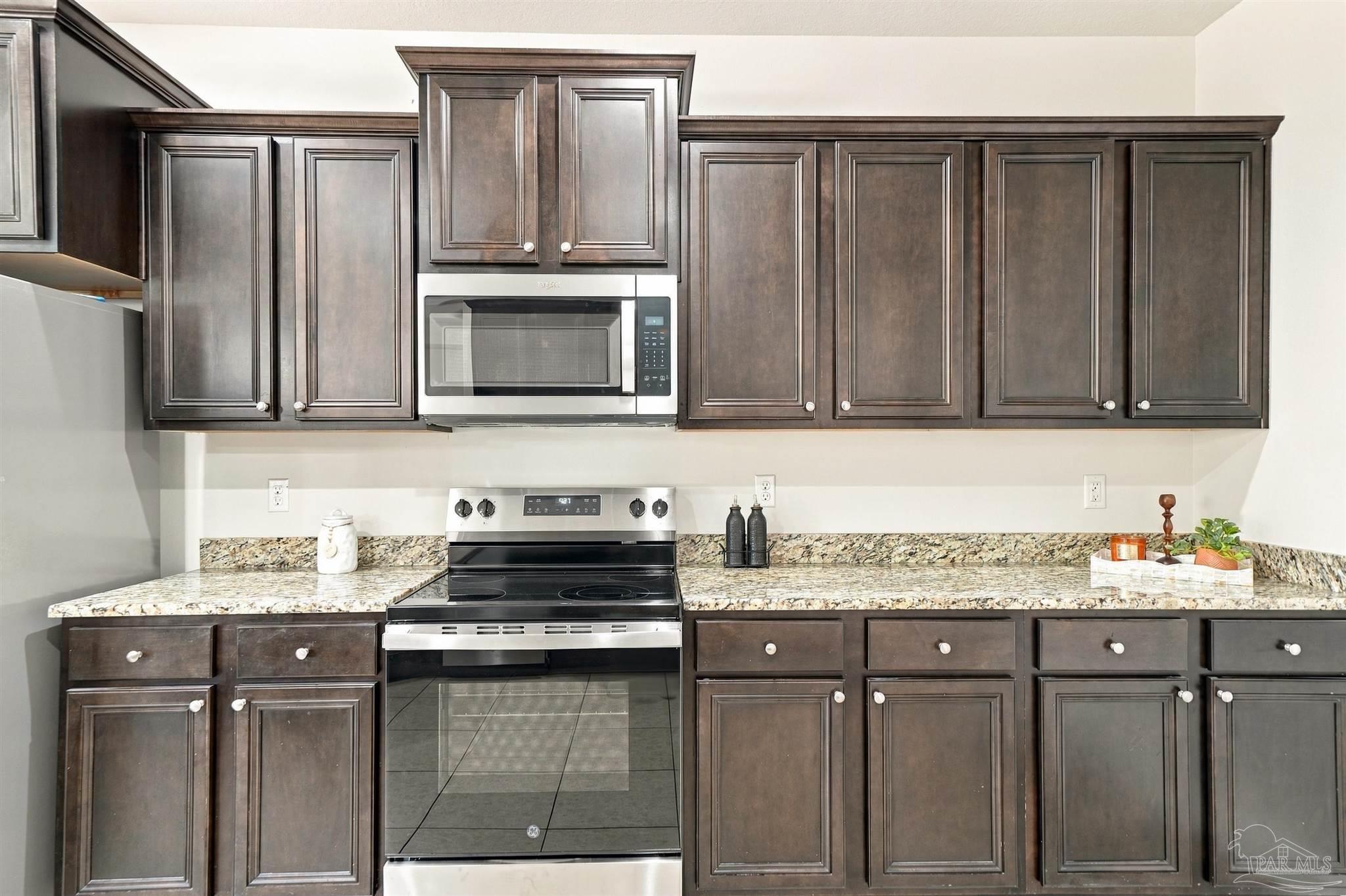 Photo 3 of Sale Pending at 4359 Winners Gait Cir, Milton, FL 32571 | MLS# 689565 | Listing updated on 2026-10-08